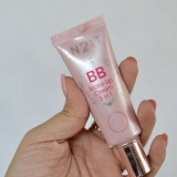 Aplique o creme bb