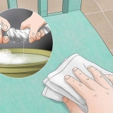 Aplicação de verniz na pintura