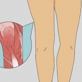 Massageando as pernas