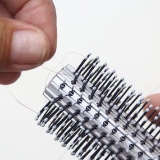 Escovas e pentes de limpeza para o seu cabelo