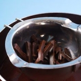 Fazendo cachos de chocolate