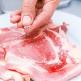 Verificando se um bife está cozido com o teste do dedo