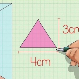 Calculando o volume de um prisma triangular