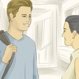 Entendendo a linguagem corporal dos homens de paquera
