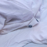 Como tirar manchas de desodorante da roupa