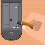Ligar um dispositivo com um controle remoto universal