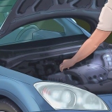Iniciar um carro com cabos de ligação em ponte