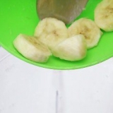 Fazendo um milk-shake de banana