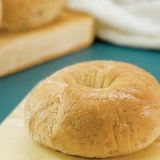 Fazendo um pão congelado com gosto de recém-assado