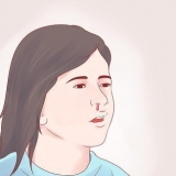 Como curar uma hemorragia nasal em uma criança