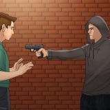 Desarmar um criminoso com uma arma de fogo