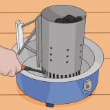 Usando um defumador de carvão