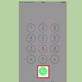 Colocar uma chamada do iphone em espera