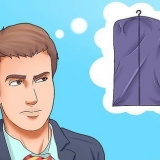 Embalando um saco de roupa