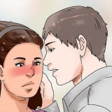 Abraçando uma garota