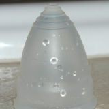 Compre um copo menstrual