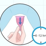 Limpando um copo menstrual
