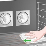 Limpando um forno com vapor