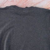 Dobrando uma camiseta