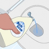 Desbloquear um banheiro sem desentupidor