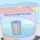 Limpar um filtro de piscina com cartucho