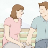 Esteja lá para o seu namorado quando ele estiver passando por um momento difícil