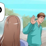 Conseguir uma namorada normal para te achar atraente