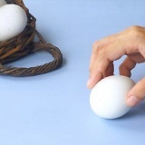 Mantendo ovos cozidos e não cozidos separados