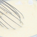 Fazendo bolo de gelatina