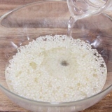 Fazendo arroz tufado