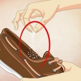 Reduzir odores em seus sapatos