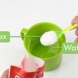 Fazendo slime com glitter