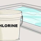 Remova e evite algas verdes de uma piscina
