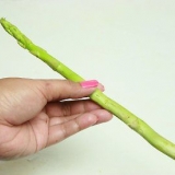 Branquear espargos verdes