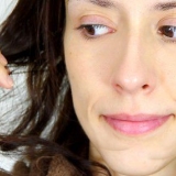 Evitando manchas de tintura de cabelo em sua pele