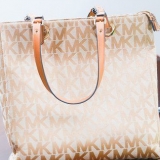 Reconhecer se uma bolsa de grife é real ou falsa