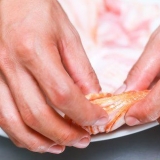 Prepare o bacon congelado