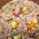 Preparando o nasi japonês