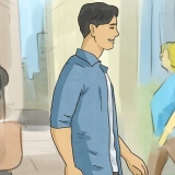 Agindo legal quando você está perto de garotas
