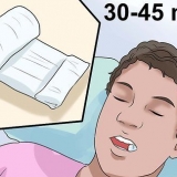 Limpar os dentes depois de extrair os dentes do siso