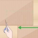 Fazendo brinquedos para gatos com objetos domésticos comuns