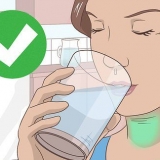 Tratando a dor de garganta após o vômito
