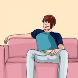 Abraçando com uma garota