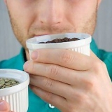 Torrando grãos de café