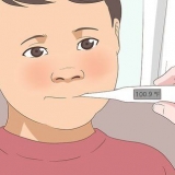 Abaixando a febre em uma criança