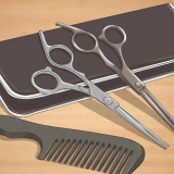 Como cortar cabelo cacheado em camadas
