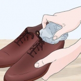 Tornando os sapatos de couro mais espaçosos