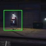 Roubar pessoas em caixas eletrônicos no gta v