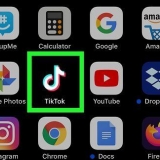 Apare música em um vídeo do tiktok em um iphone ou ipad