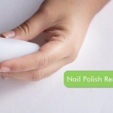 Como remover o esmalte das unhas de acrílico sem que elas caiam